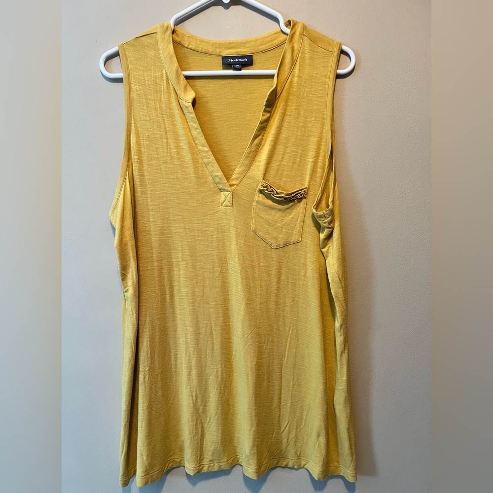 ModCloth v neck mustard yellow color tank top with chest pocket in size 1x.